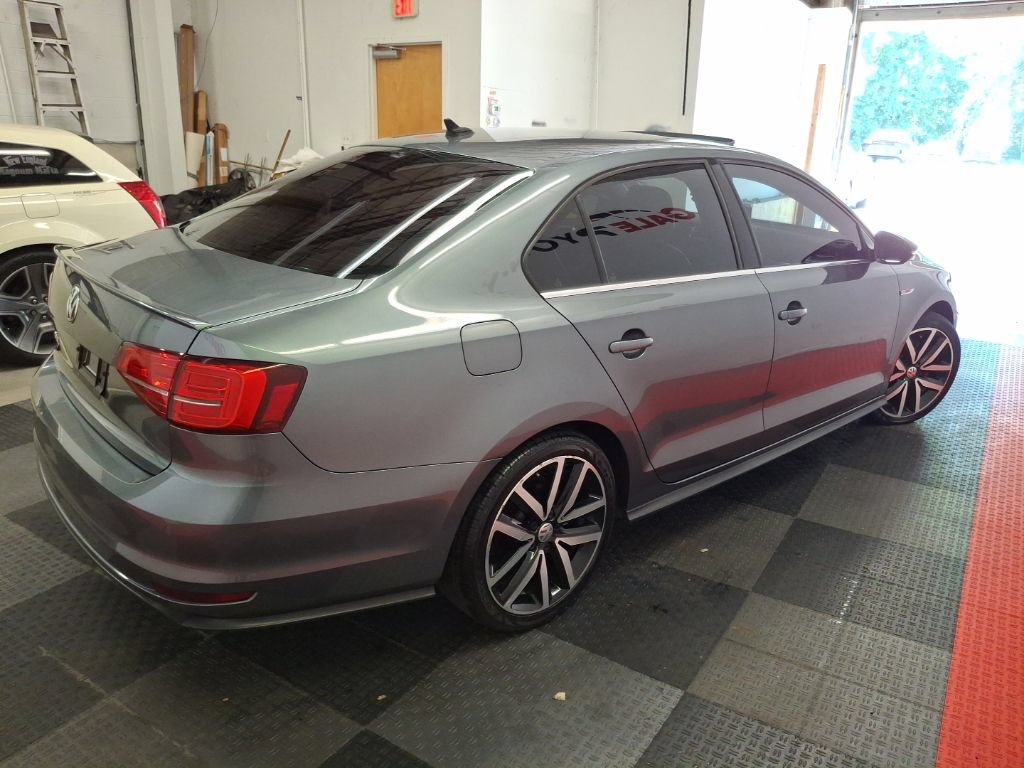 Used 2018 Volkswagen Jetta GLI FWD image 12