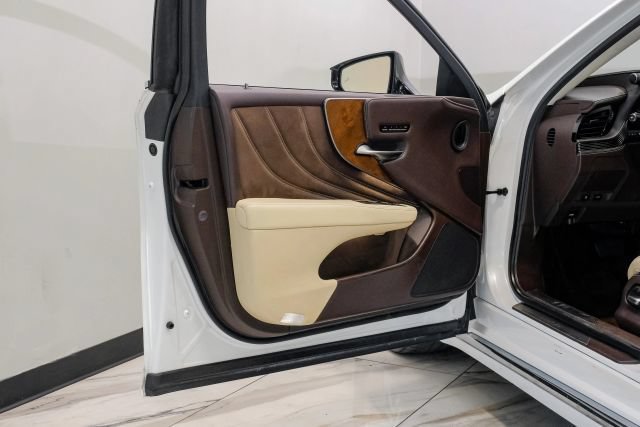 Used 2018 Lexus LS 500 w/ Accessory Package (Z1) RWD image 56