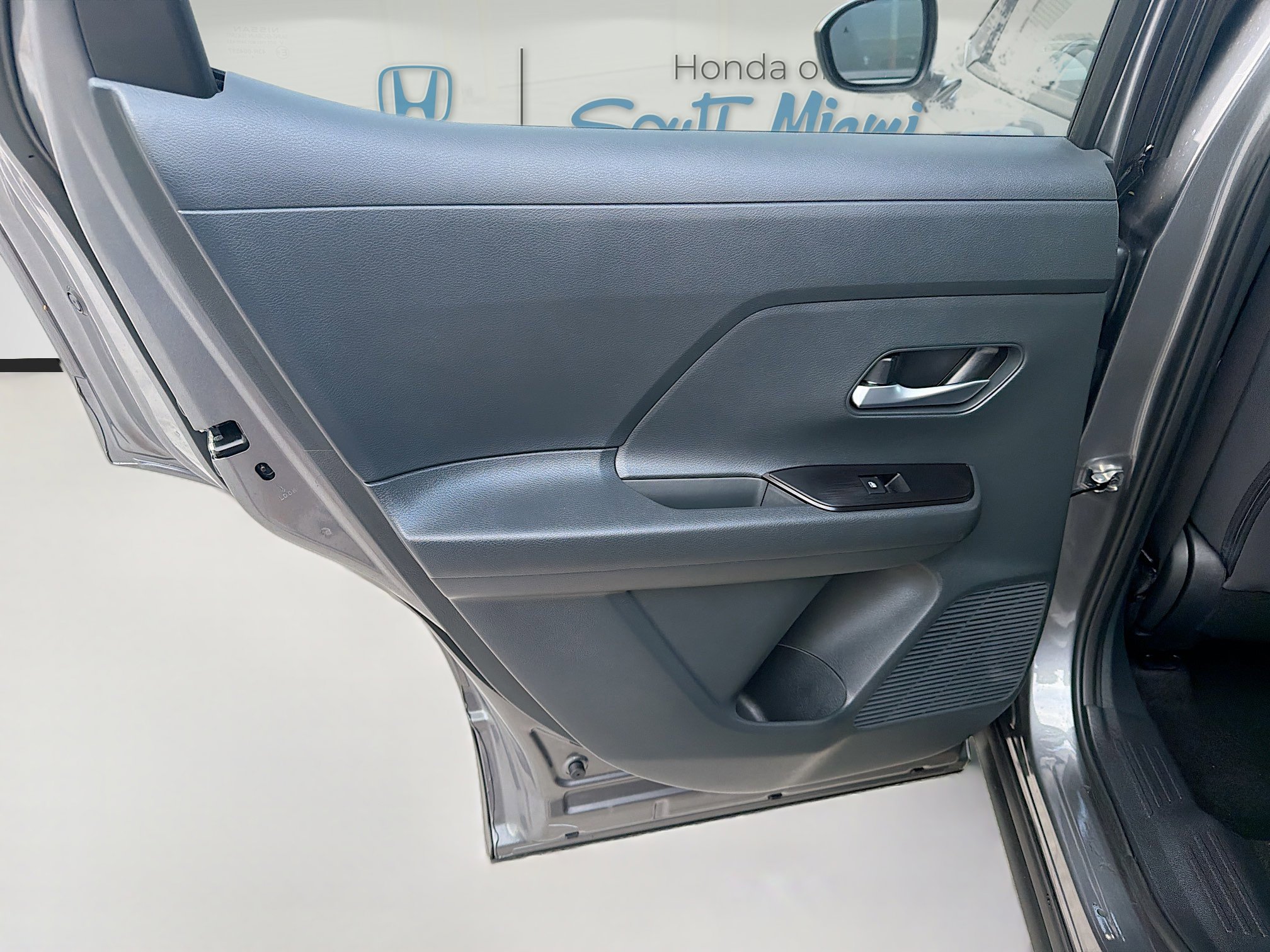 Used 2025 Nissan Kicks SV image 24