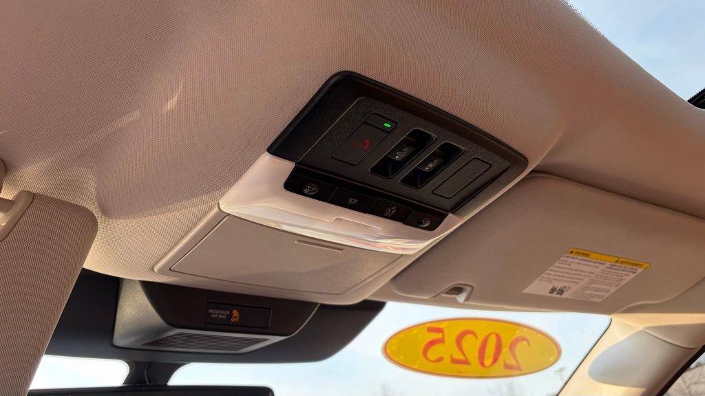 Certified 2025 Nissan Pathfinder Platinum AWD/4WD image 24