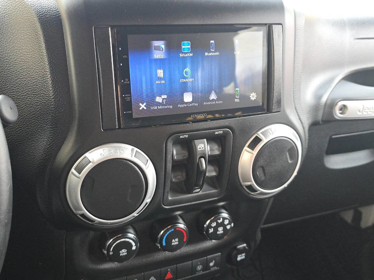 Used 2014 Jeep Wrangler Unlimited Sahara w/ Connectivity Group image 19