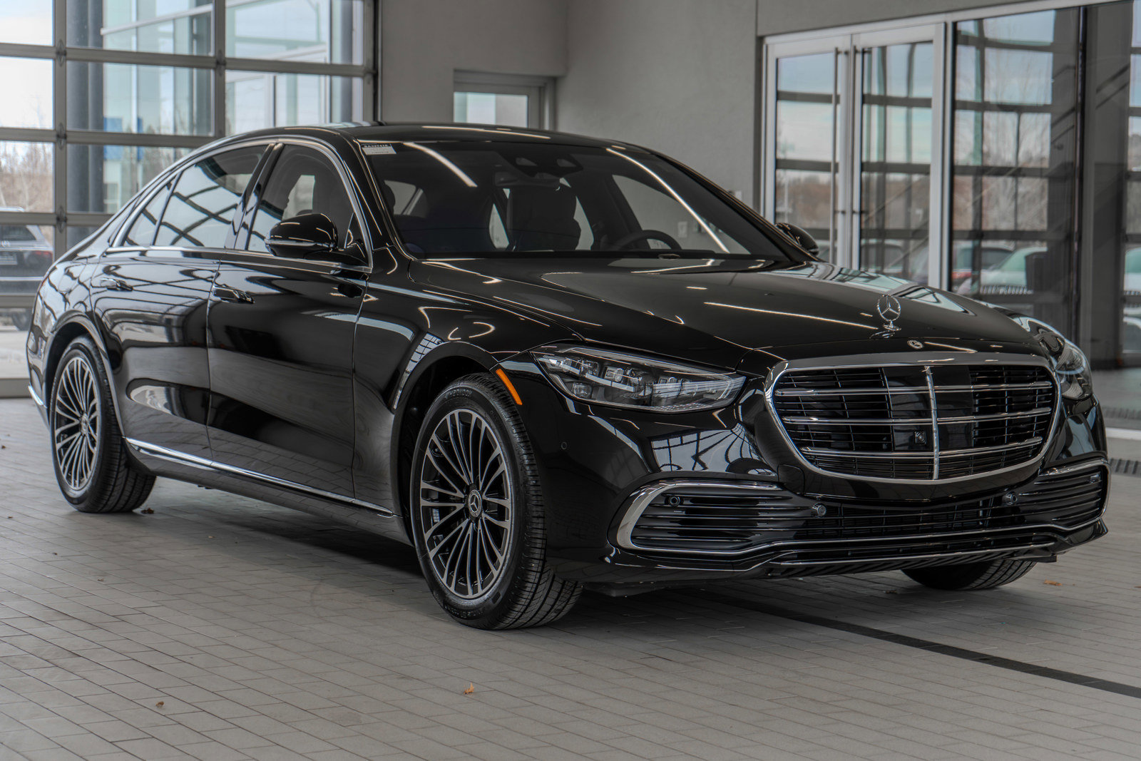 New 2025 Mercedes-Benz S 580 4MATIC Sedan image 21