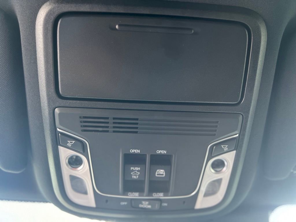 Used 2026 Honda Ridgeline Black Edition image 17