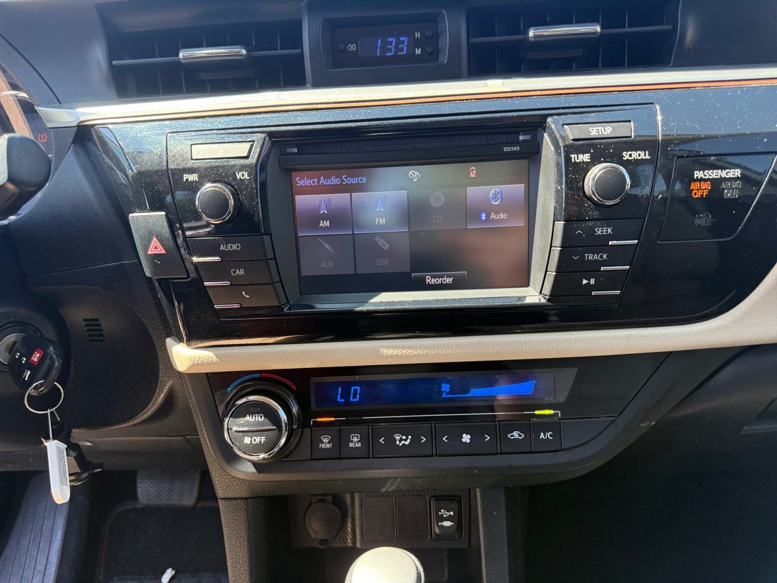 Used 2014 Toyota Corolla LE FWD image 26