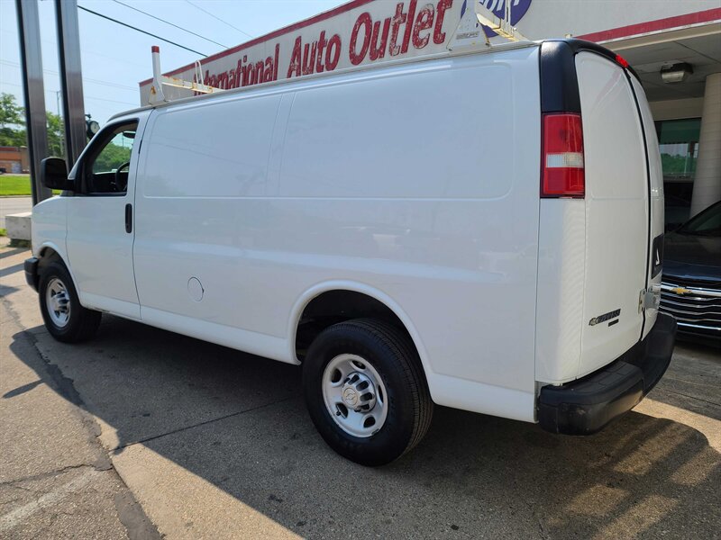 Used 2015 Chevrolet Express 2500 RWD image 6