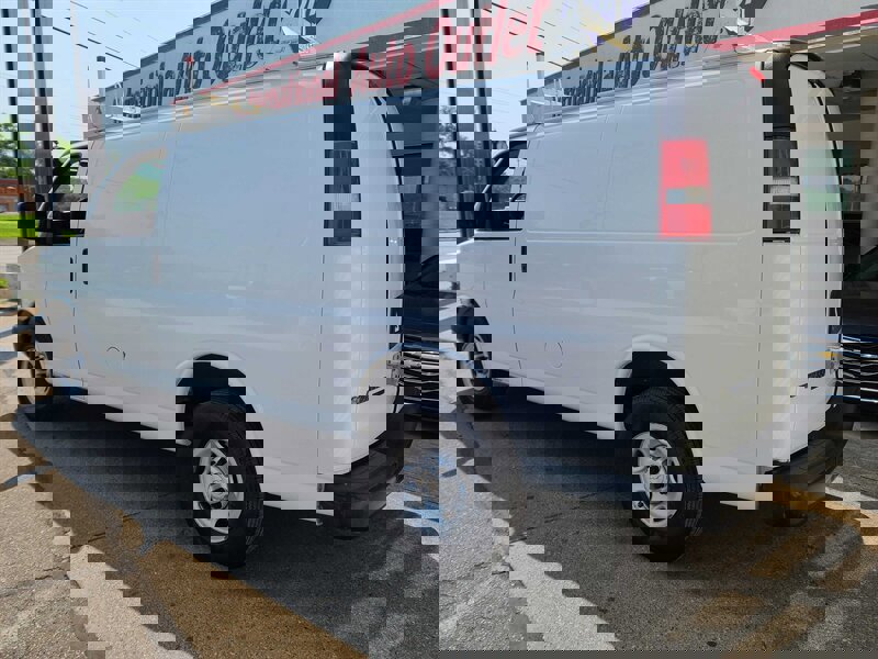 Used 2015 Chevrolet Express 2500 2500 3DR CARGO VAN /V8 image 6