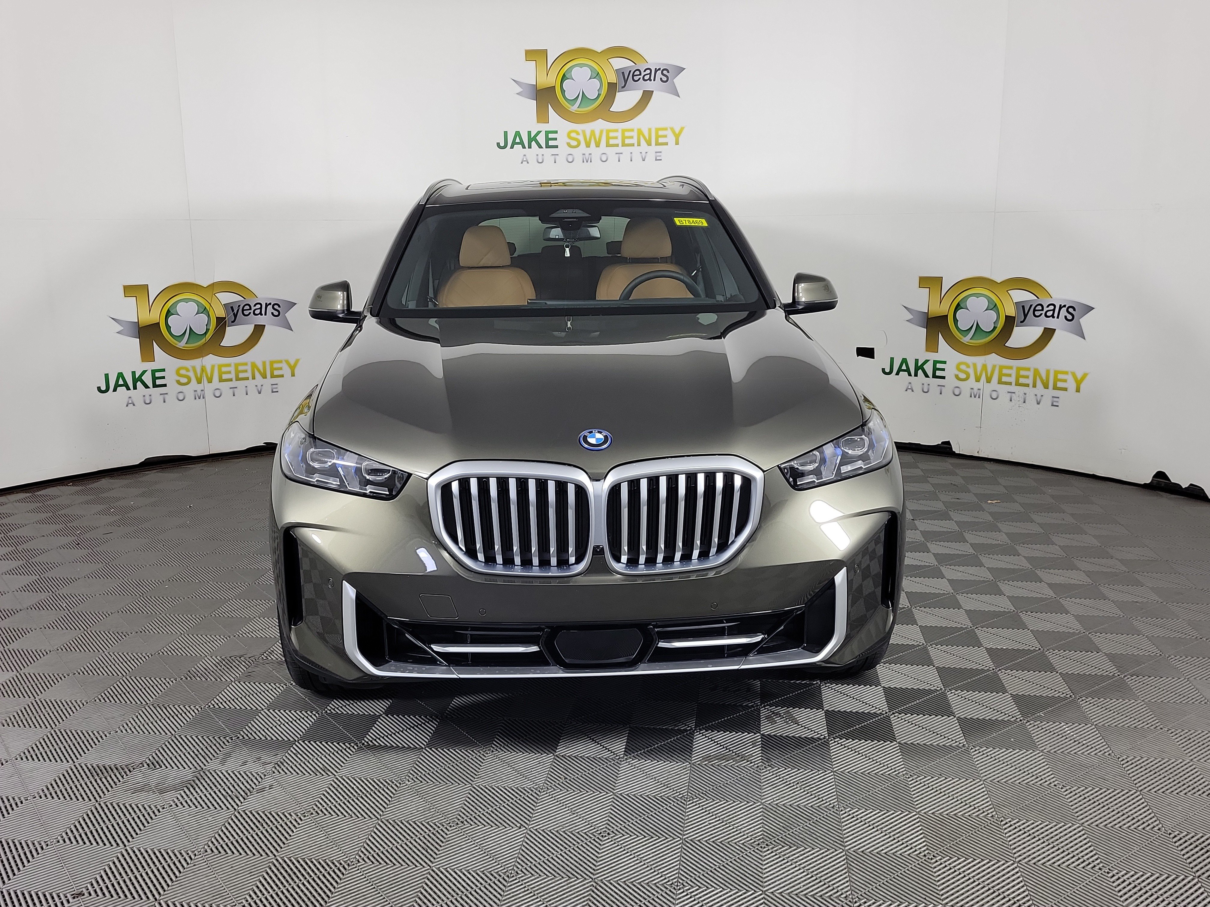 Used 2026 BMW X5 xDrive50e w/ Climate Comfort Package AWD/4WD image 2