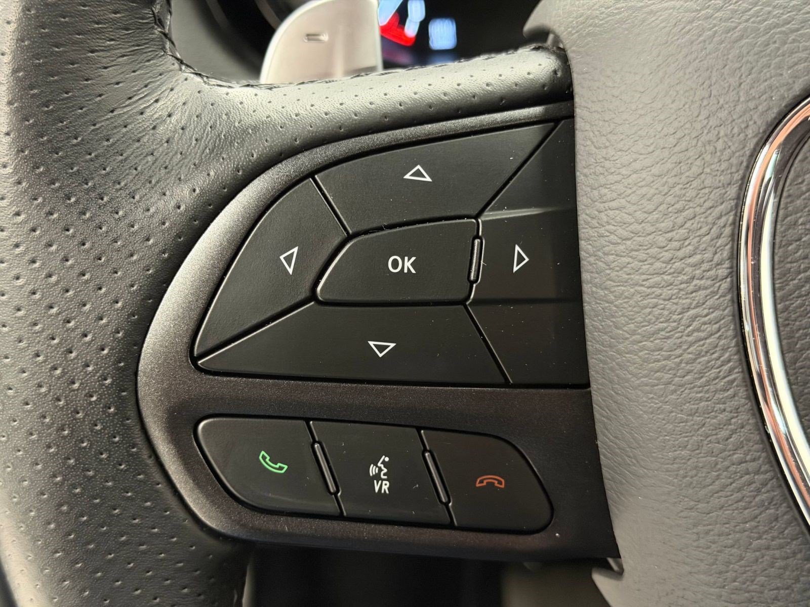 Used 2025 Dodge Durango GT AWD/4WD image 14