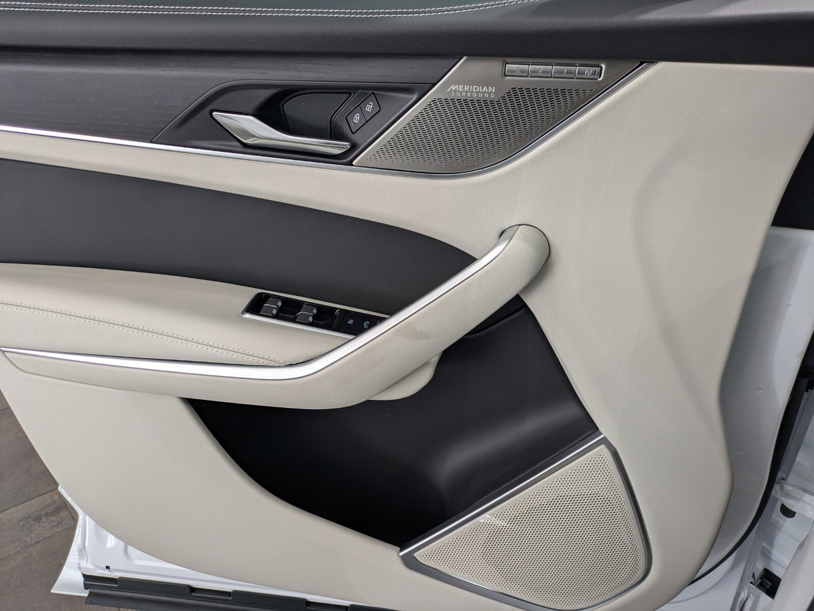 New 2026 Jaguar F-PACE R-Dynamic S image 20
