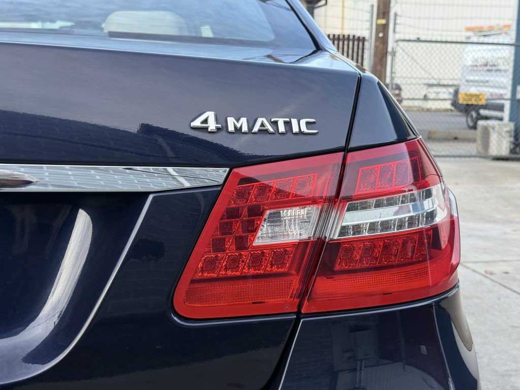 Used 2012 Mercedes-Benz E 350 4MATIC Sedan image 33