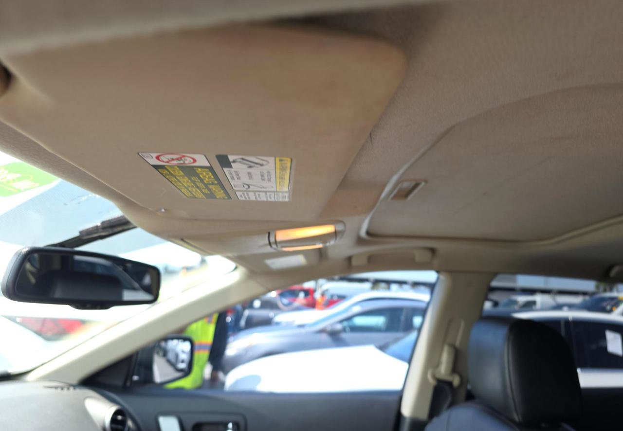 Used 2011 Nissan Rogue SV w/ SL Pkg image 13