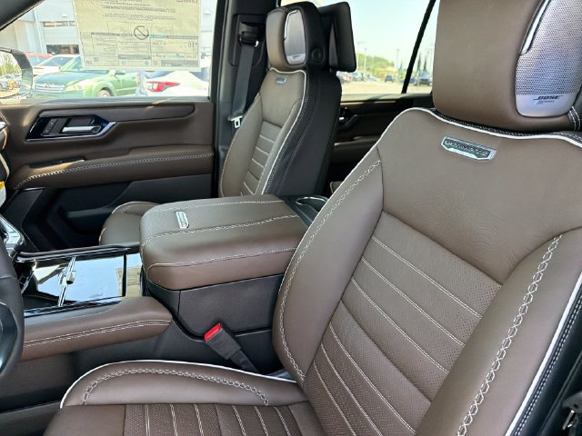 New 2026 GMC Yukon XL Denali Ultimate AWD/4WD image 17