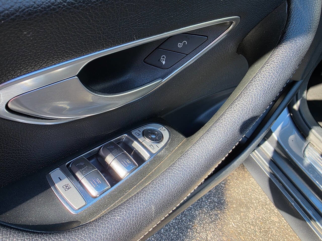 Used 2017 Mercedes-Benz E 300 image 13