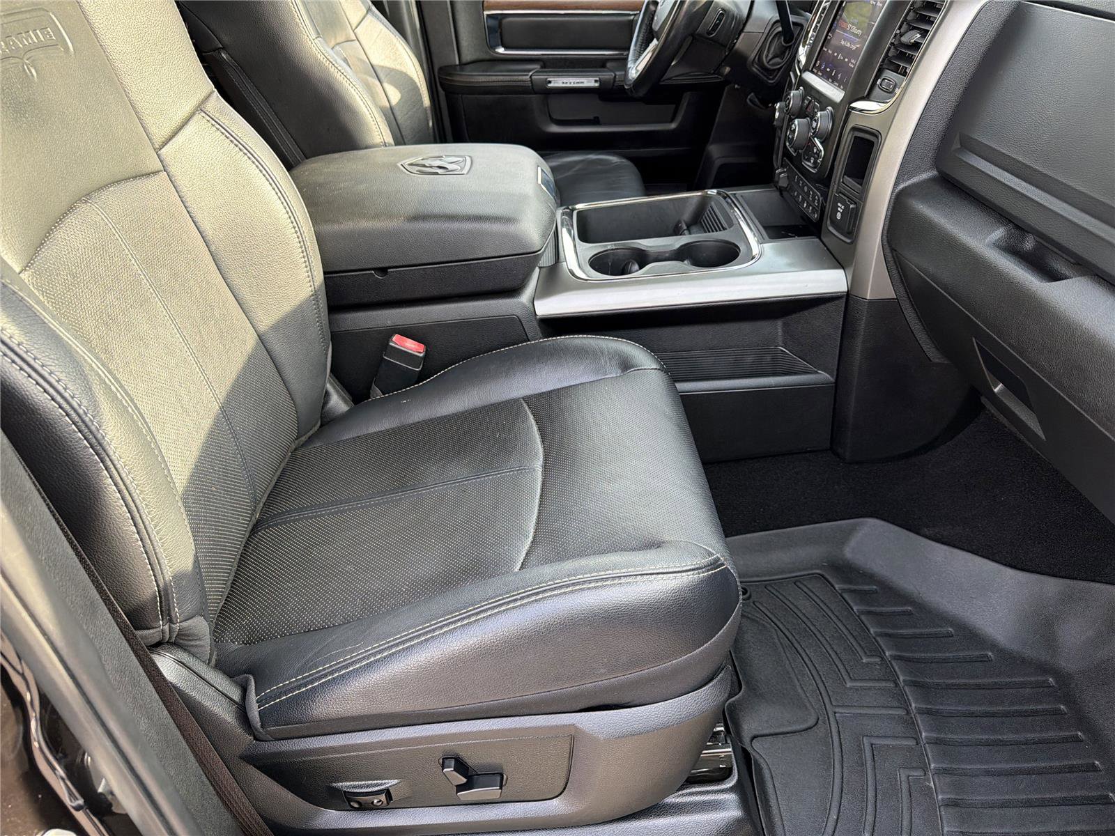 Used 2018 RAM 2500 Laramie w/ Sport Appearance Group AWD/4WD image 12
