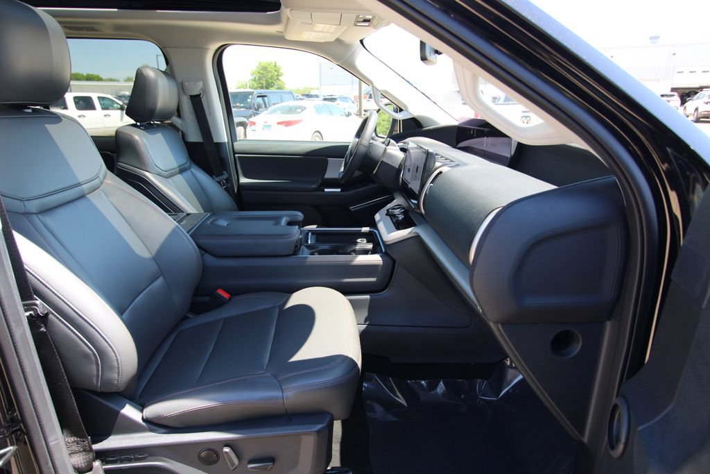 Used 2025 Ford Expedition Max Active AWD/4WD image 8