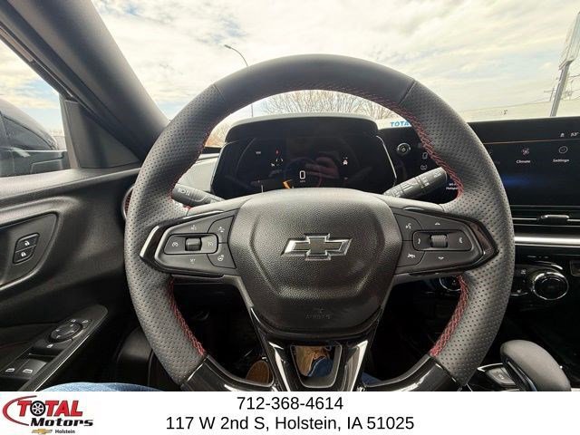 Used 2024 Chevrolet Trax RS image 16