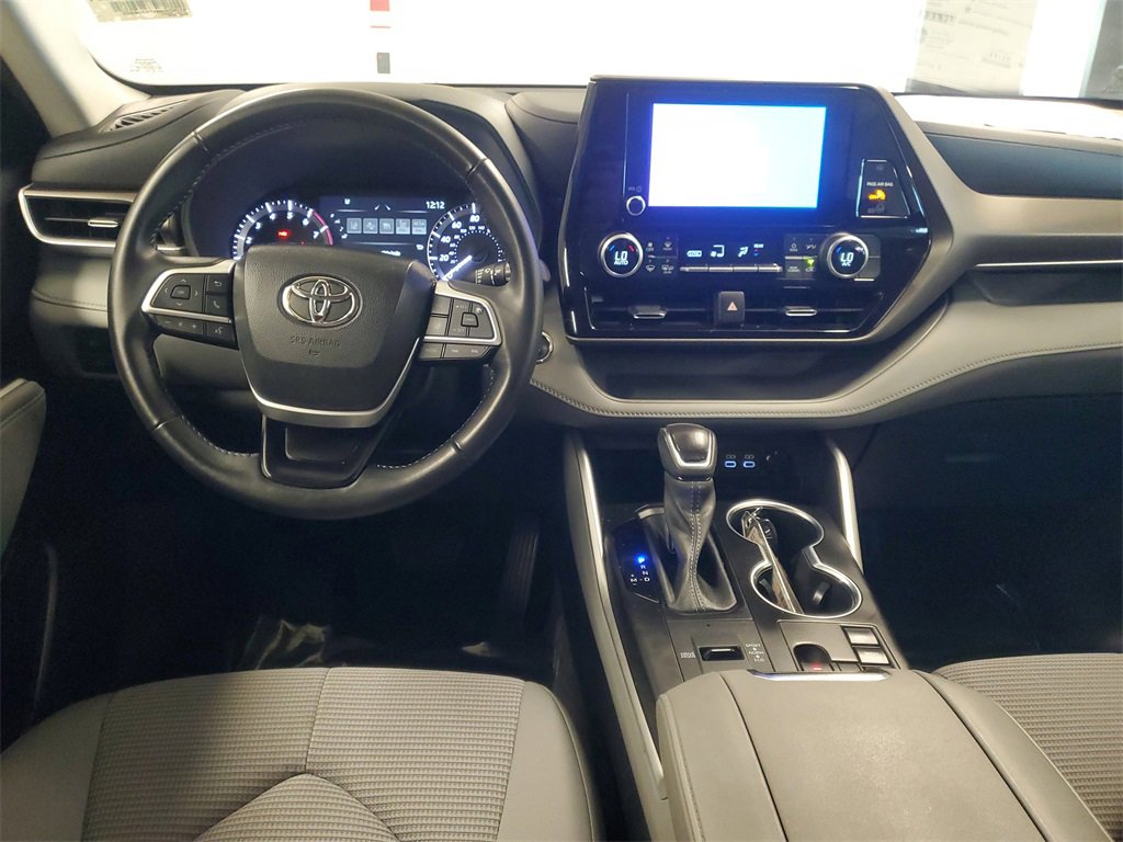 Used 2023 Toyota Highlander LE image 10