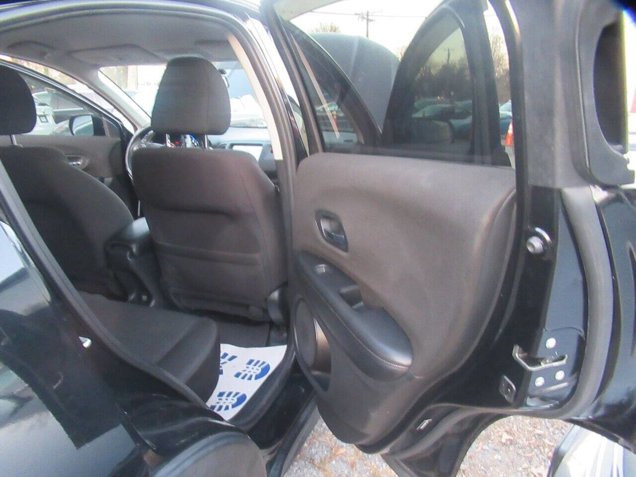 Used 2016 Honda HR-V LX image 30