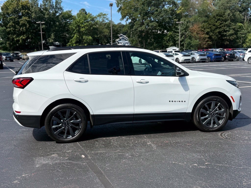 Used 2023 Chevrolet Equinox RS w/ RS Leather Package AWD/4WD image 9