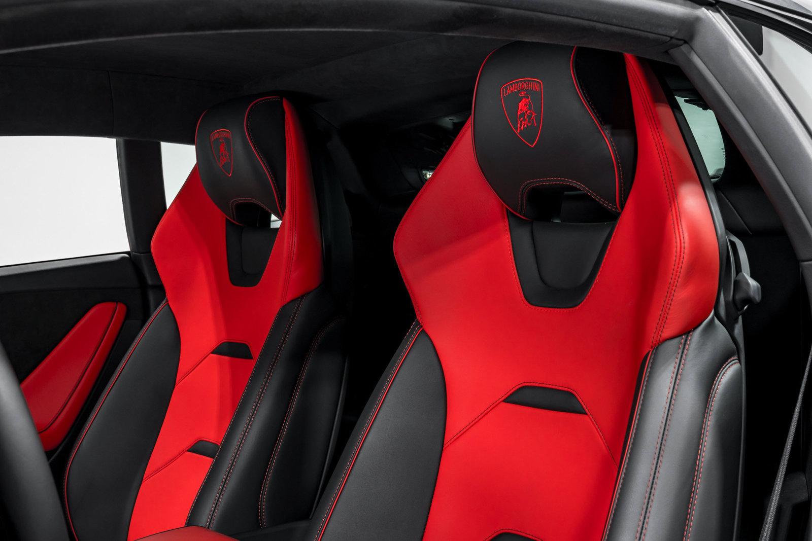 Used 2021 Lamborghini Huracan EVO RWD image 19