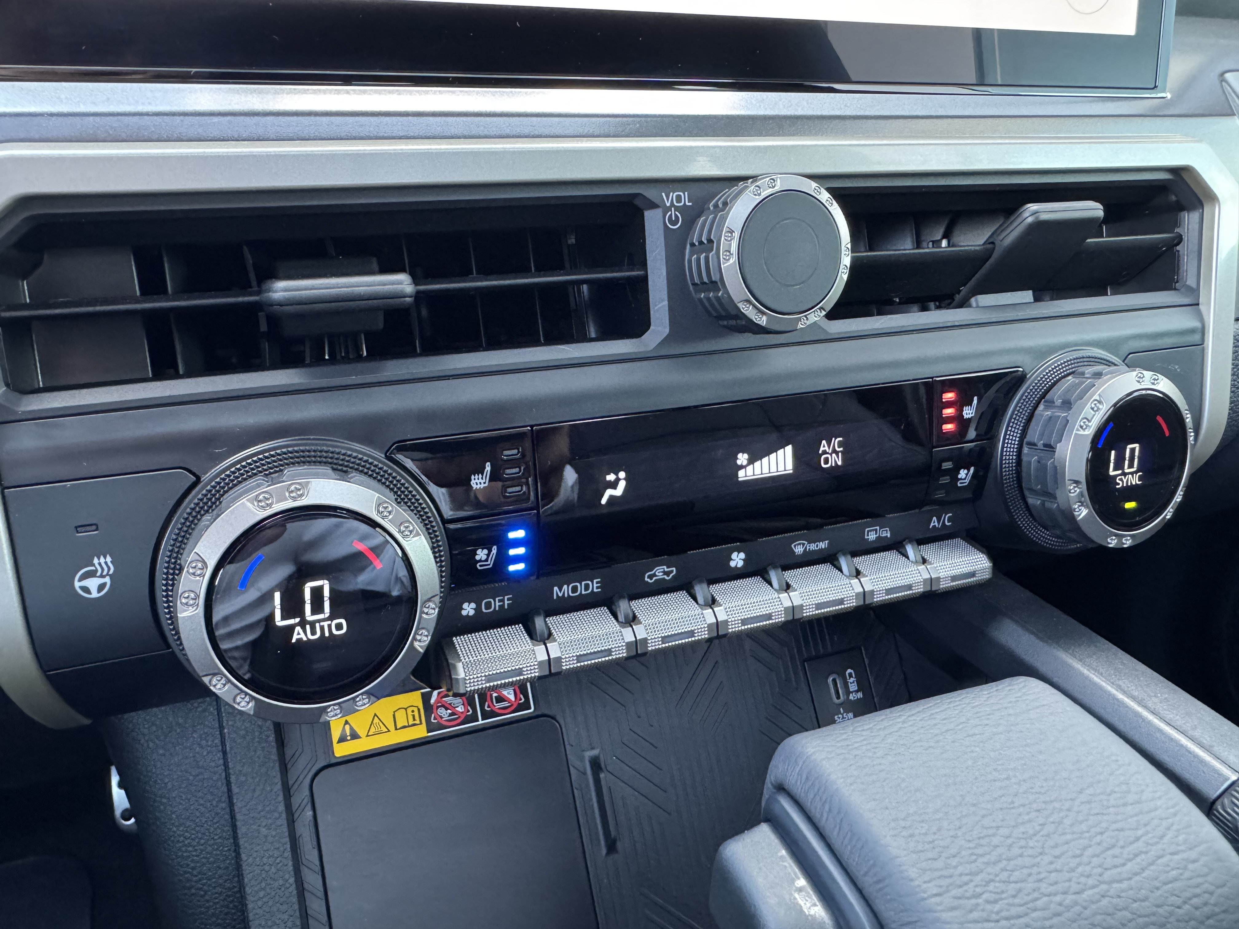 Used 2025 Toyota Tacoma TRD Sport w/ TRD Sport Premium Package AWD/4WD image 20