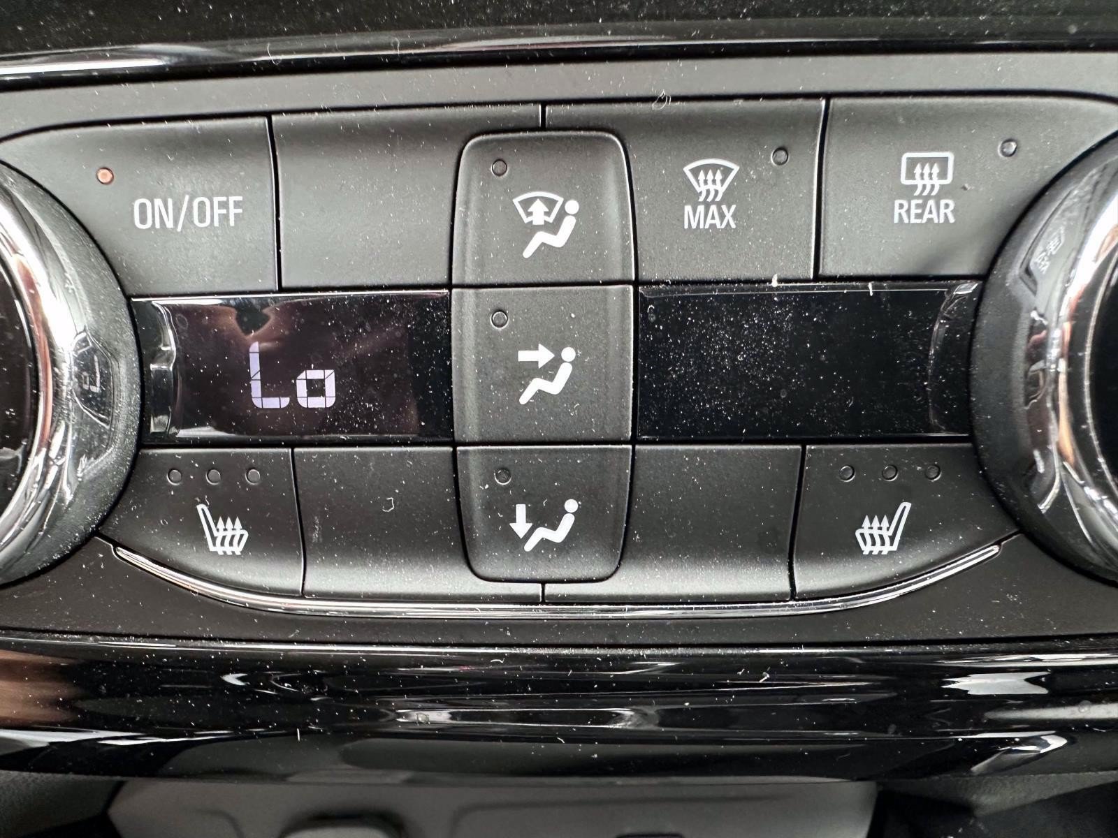 Used 2024 Chevrolet Trax LT w/ LT Convenience Package FWD image 23