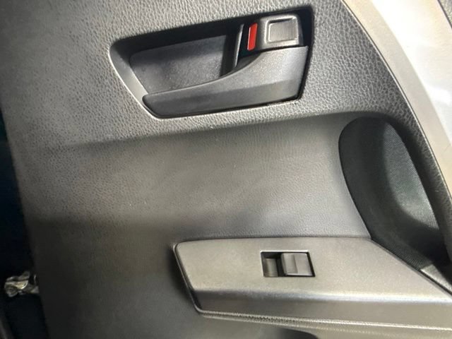 Used 2018 Toyota RAV4 LE FWD image 25