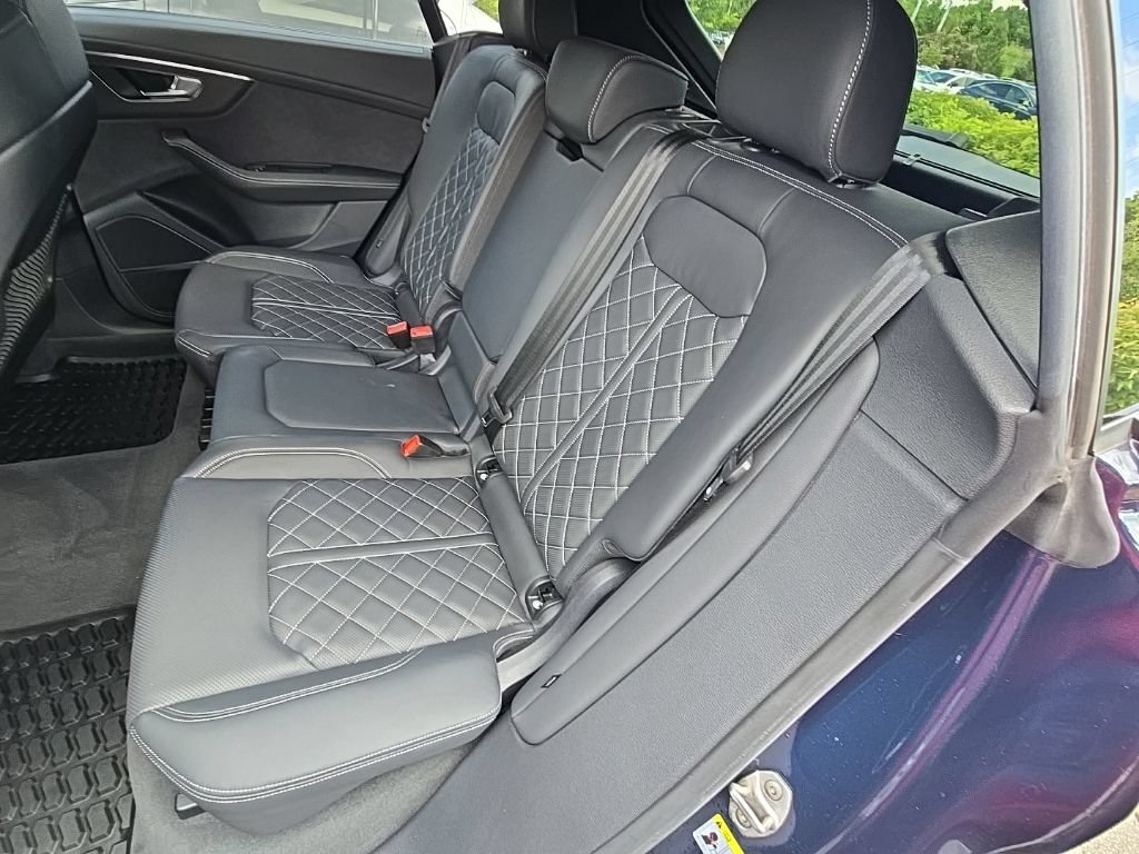 Used 2024 Audi SQ8 Prestige AWD/4WD image 13