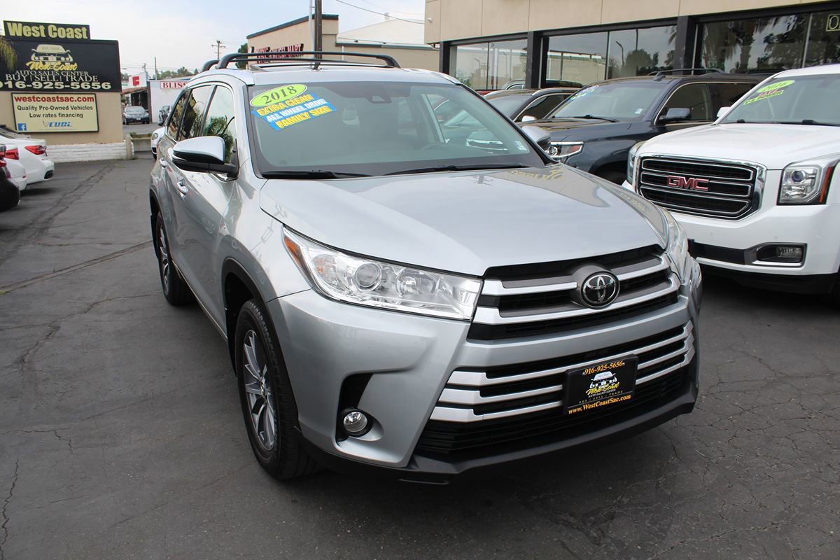 Used 2018 Toyota Highlander XLE AWD/4WD image 8
