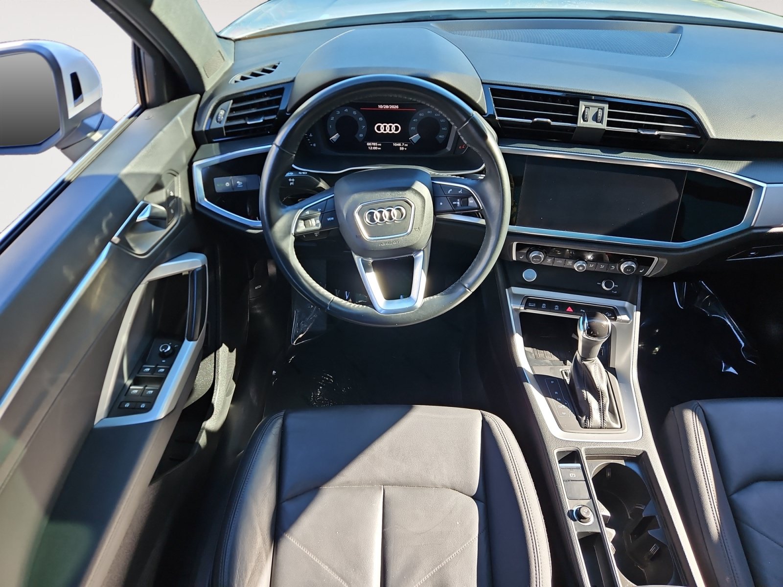Used 2020 Audi Q3 2.0T Premium Plus w/ Premium Plus Package AWD/4WD image 10