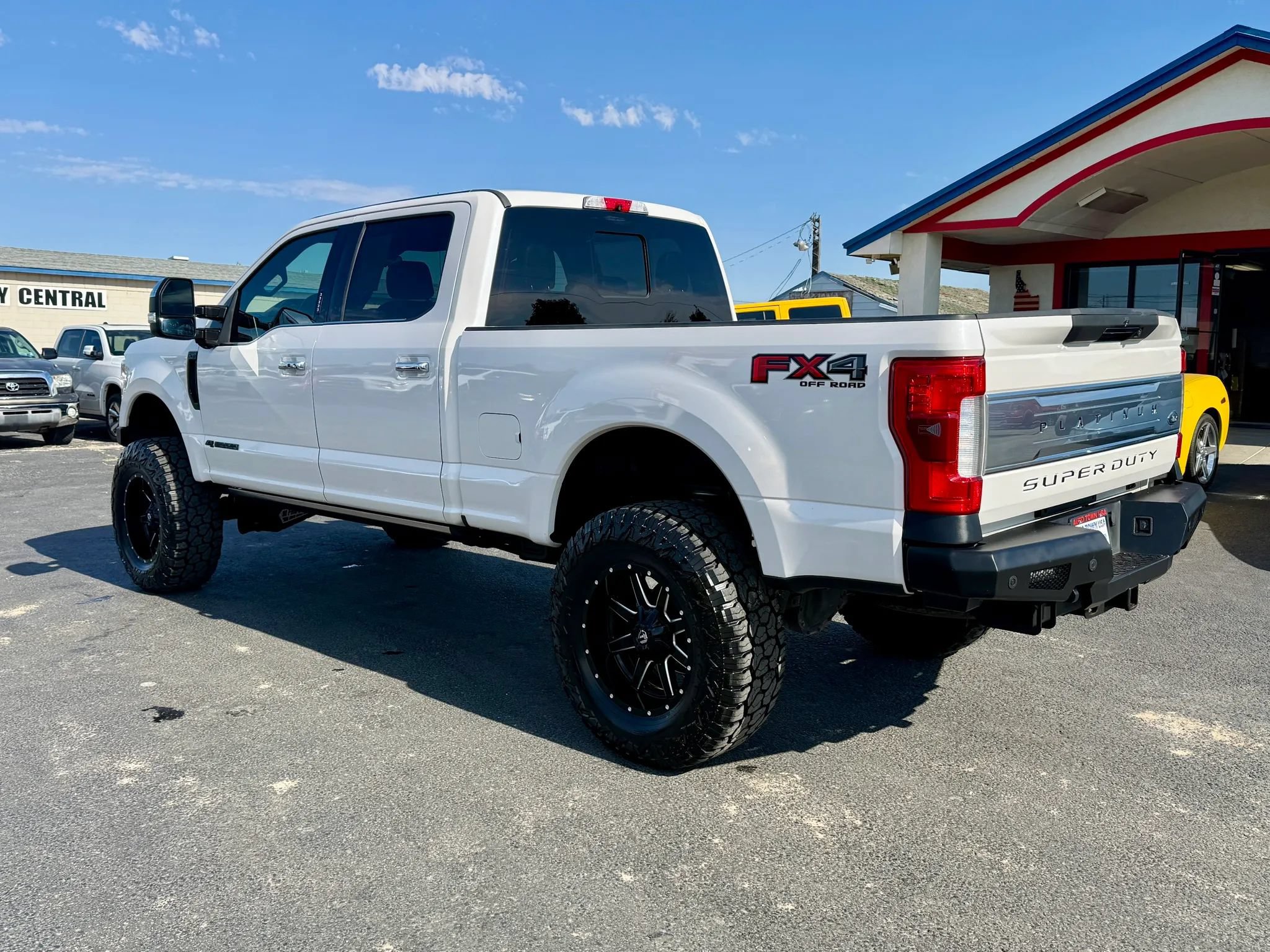 Used 2017 Ford F350 Platinum w/ Platinum Ultimate Package AWD/4WD image 3