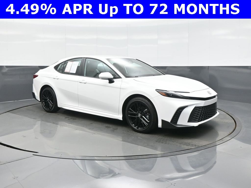 Certified 2025 Toyota Camry SE image 1