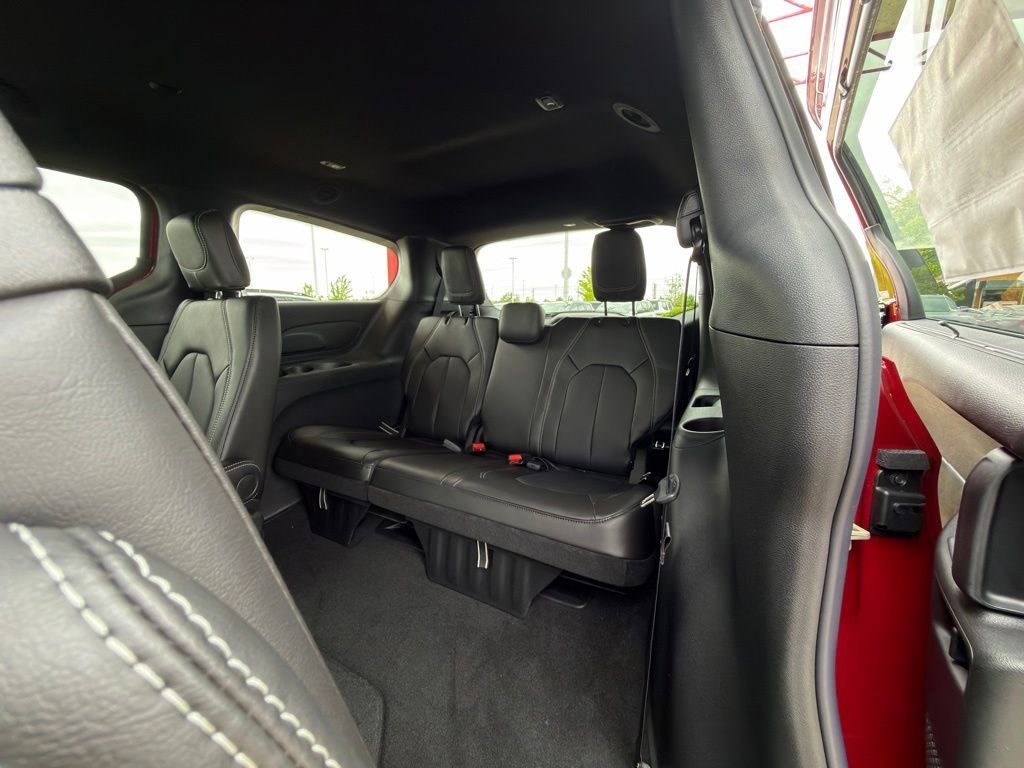 New 2027 Chrysler Pacifica Select FWD image 36