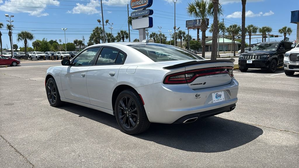 Used 2022 Dodge Charger SXT w/ Blacktop Package image 4