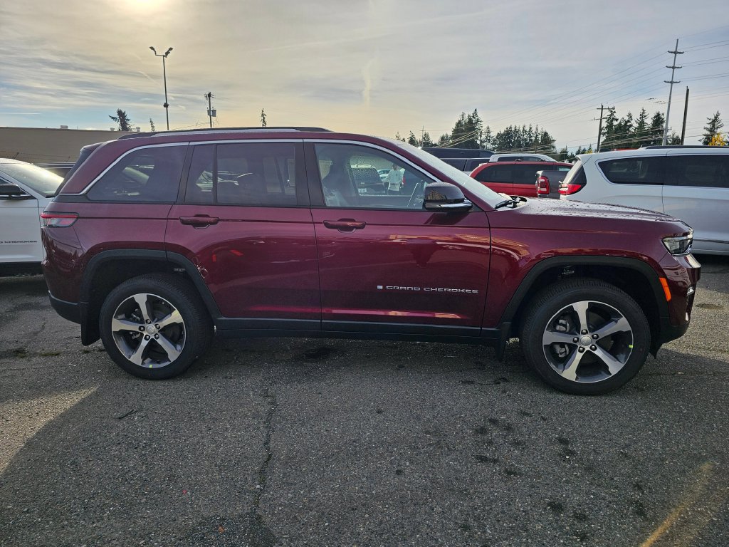 New 2024 Jeep Grand Cherokee Limited 4xe w/ Luxury Tech Group II AWD/4WD image 9