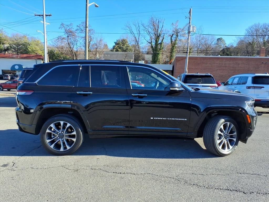 Used 2023 Jeep Grand Cherokee Overland w/ Luxury Tech Group IV image 3