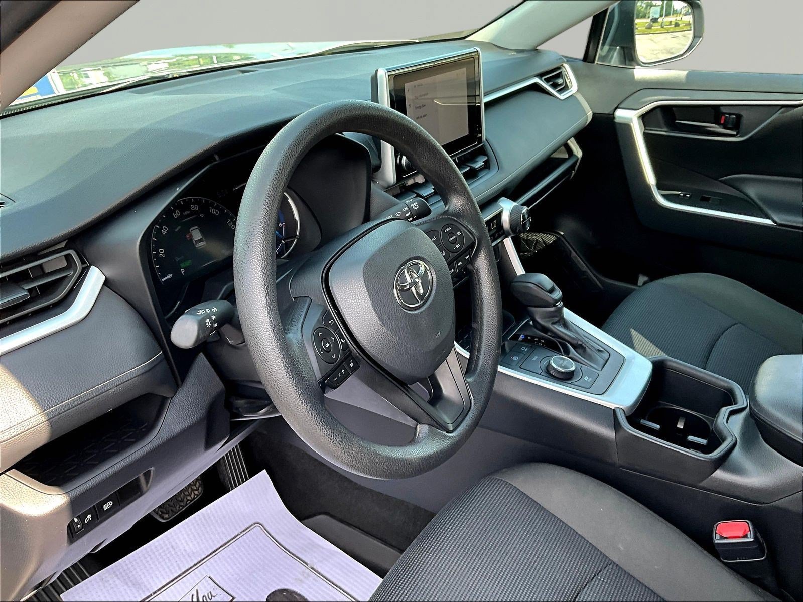 Used 2024 Toyota RAV4 LE AWD/4WD image 17