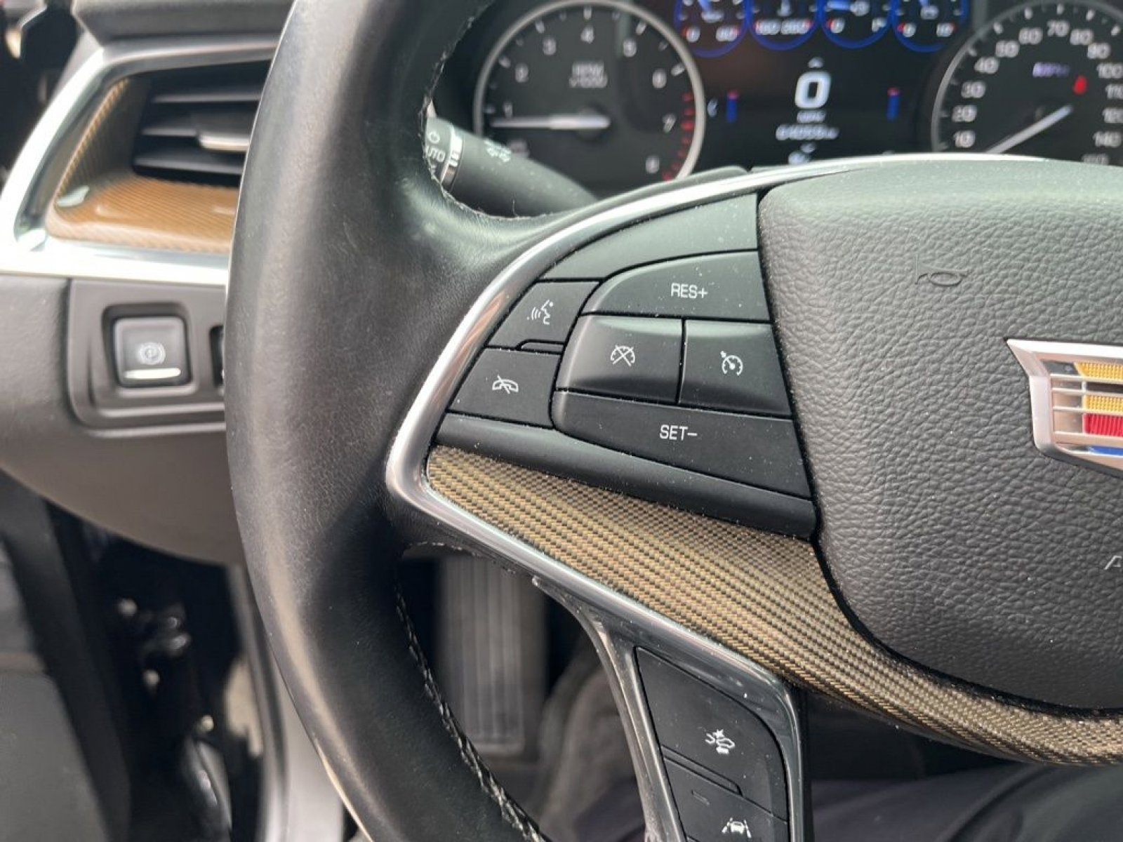 Used 2017 Cadillac XT5 Platinum w/ Driver Assist Package image 12