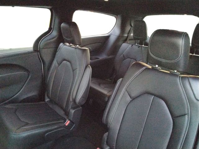 New 2026 Chrysler Pacifica Select FWD image 22