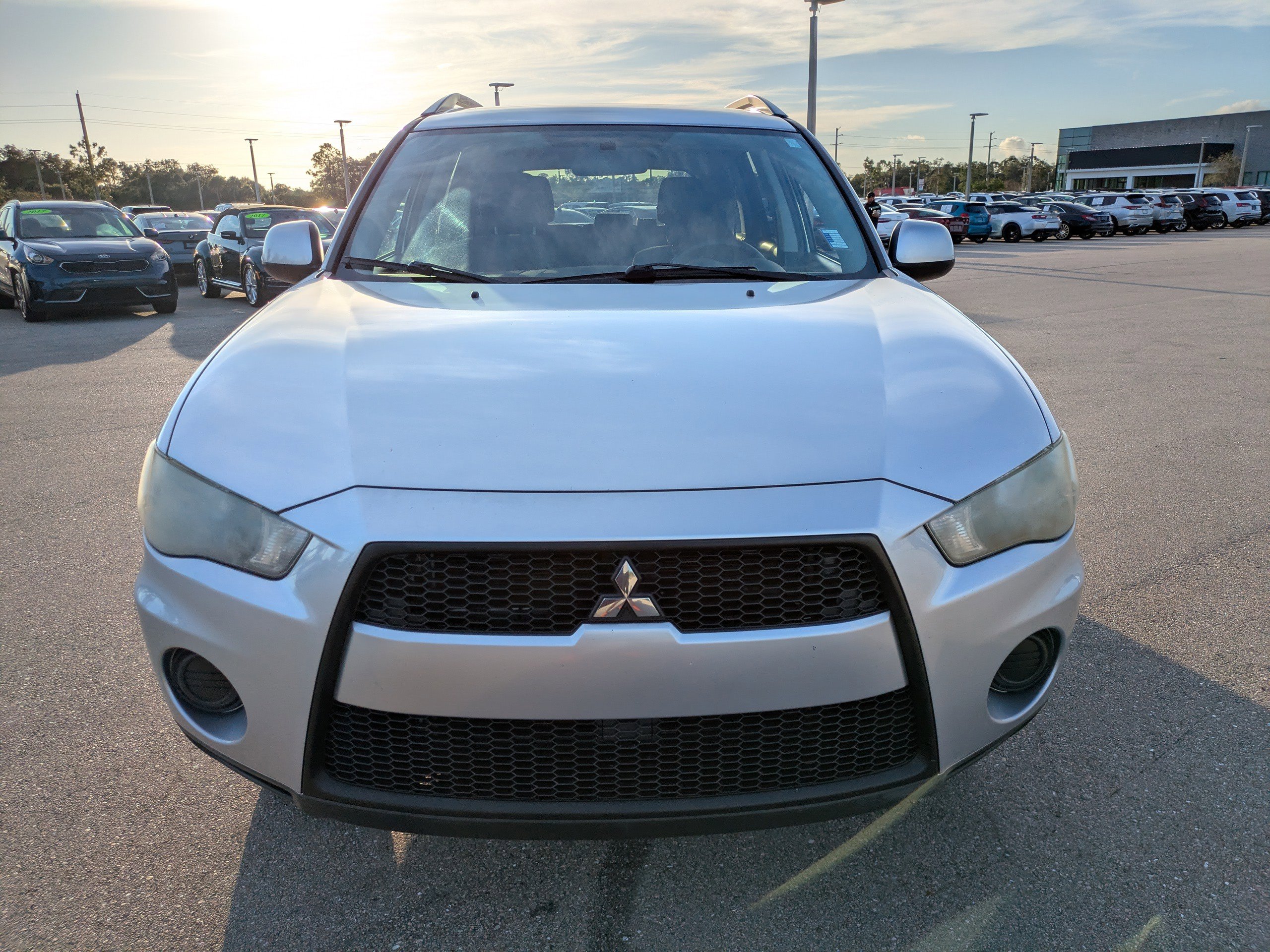 Used 2012 Mitsubishi Outlander ES image 3