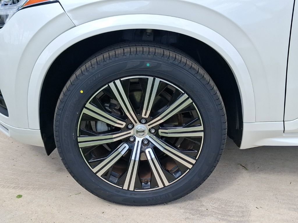 Used 2023 Volvo XC90 B5 Core w/ Protection Package Premier image 3