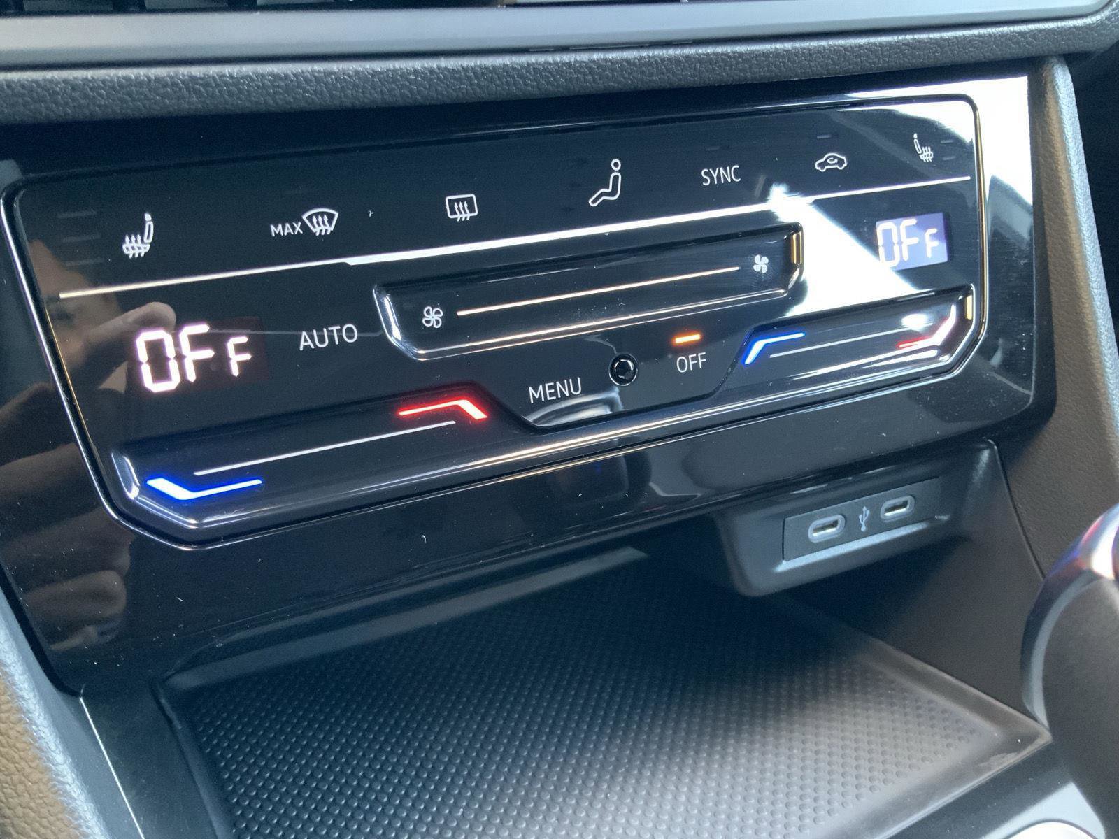 Used 2025 Volkswagen Jetta Sport image 31