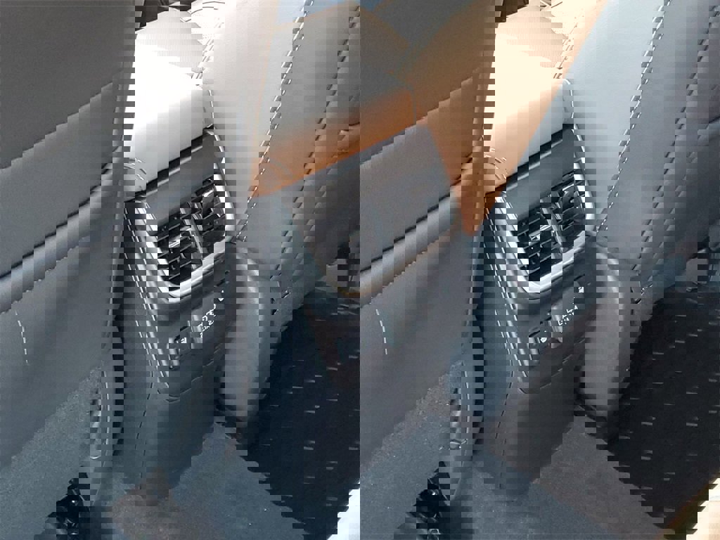 Used 2020 Subaru Outback Touring image 22