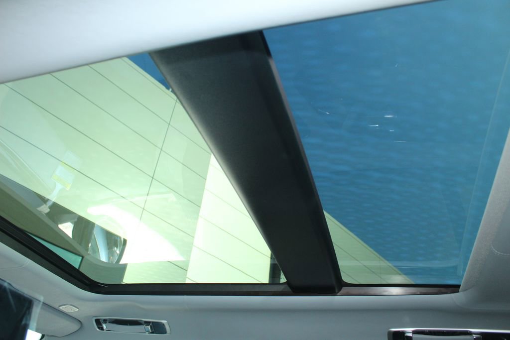 New 2026 Land Rover Range Rover SV image 23