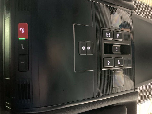 Certified 2023 Volkswagen Tiguan SE R-Line FWD image 23