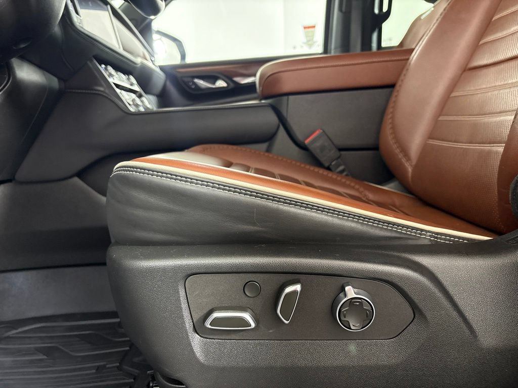 Used 2023 GMC Yukon Denali Ultimate AWD/4WD image 25