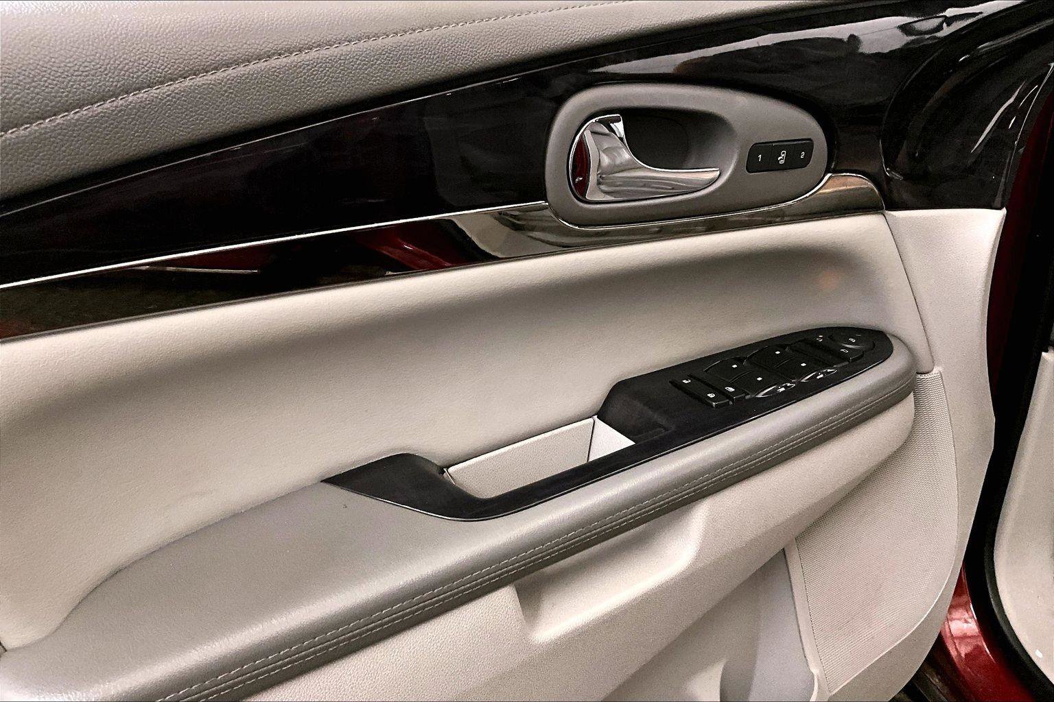 Used 2015 Buick Enclave Leather image 23