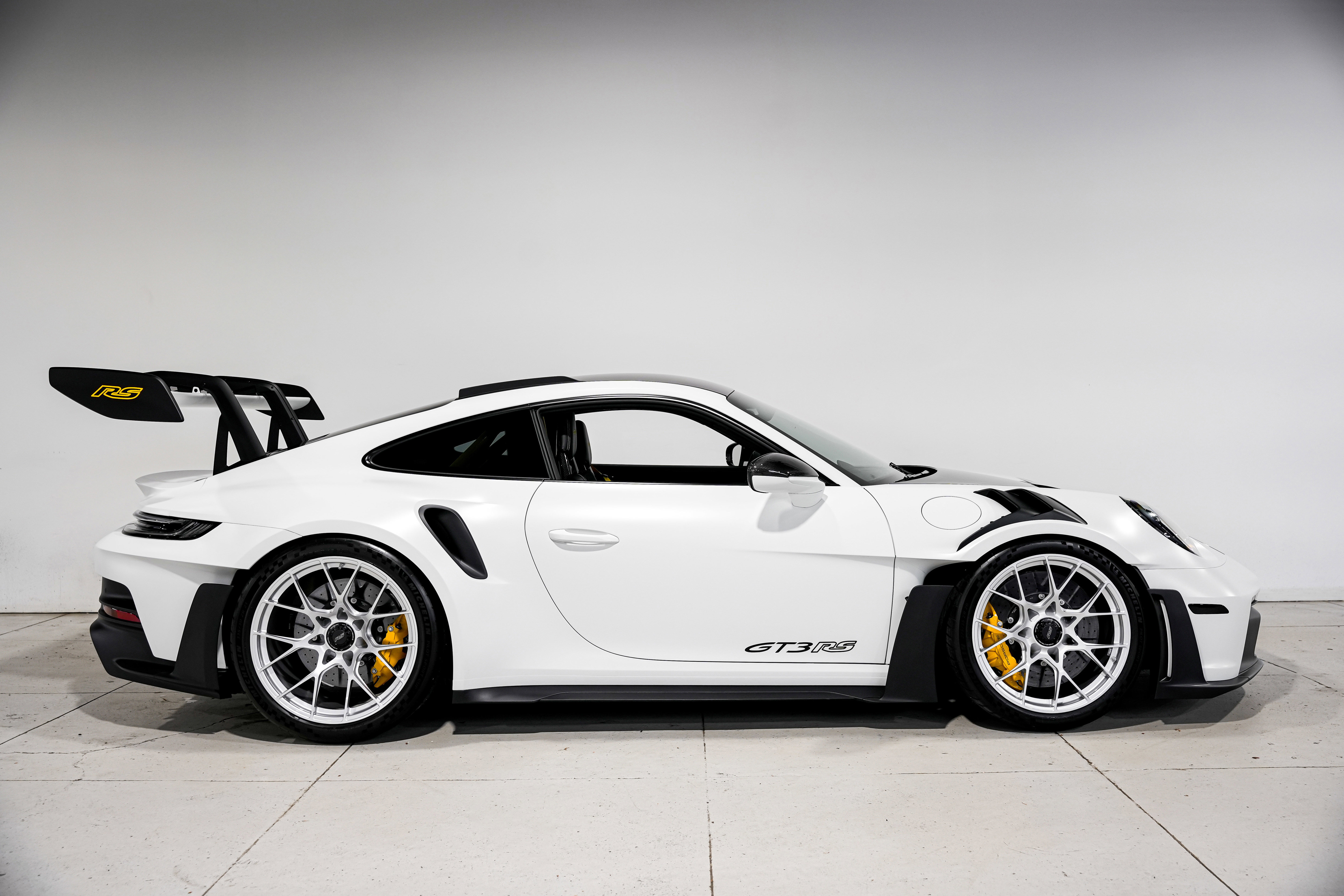 Used 2025 Porsche 911 GT3 RS image 2