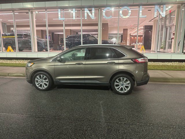 Used 2019 Ford Edge Titanium FWD image 9