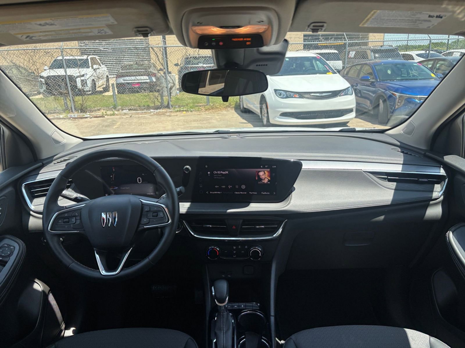 Used 2025 Buick Encore GX Preferred AWD/4WD image 32